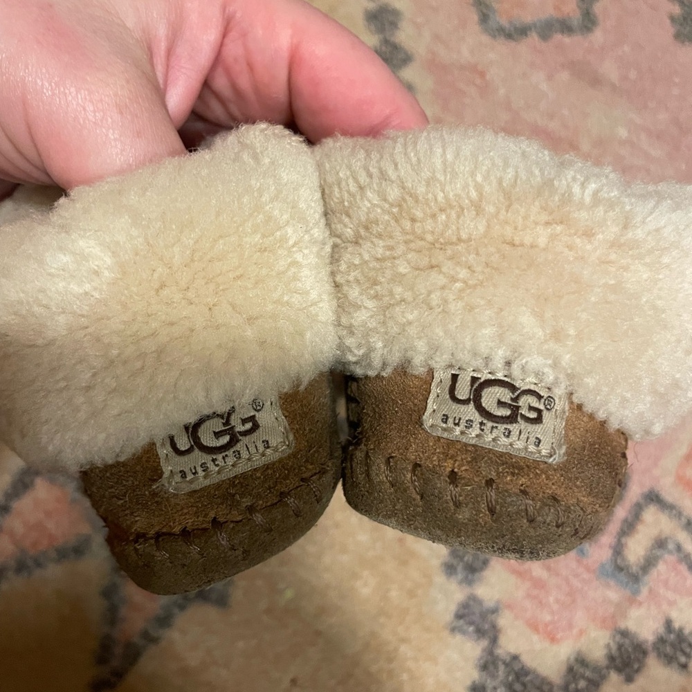 Toddler Ugg Slippers - Picture 2 of 3